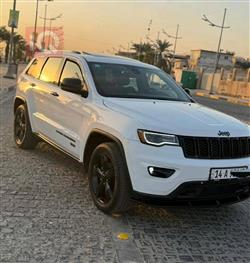 جیپ گراند شیرۆکی